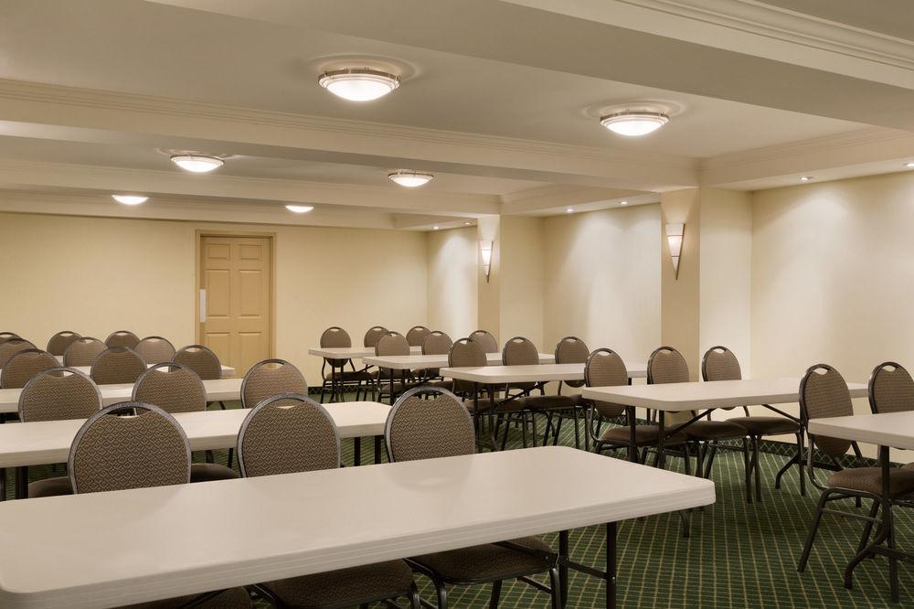 Days Inn By Wyndham Toronto East Beaches 외부 사진
