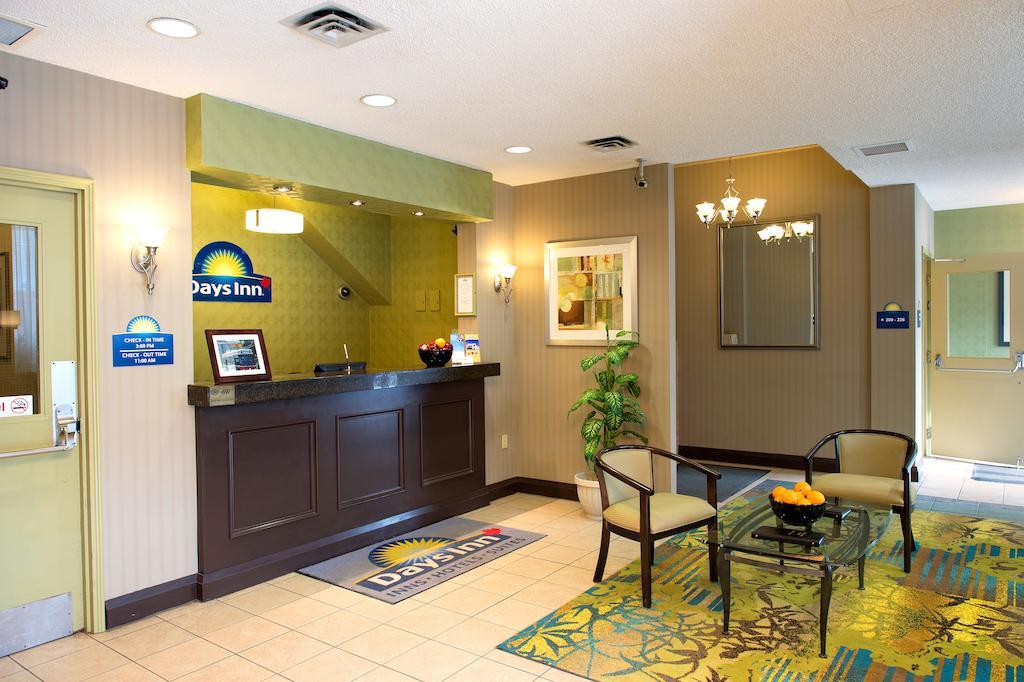 Days Inn By Wyndham Toronto East Beaches 외부 사진