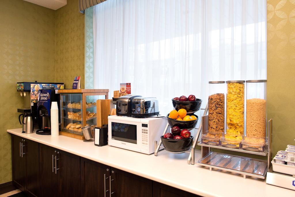 Days Inn By Wyndham Toronto East Beaches 외부 사진