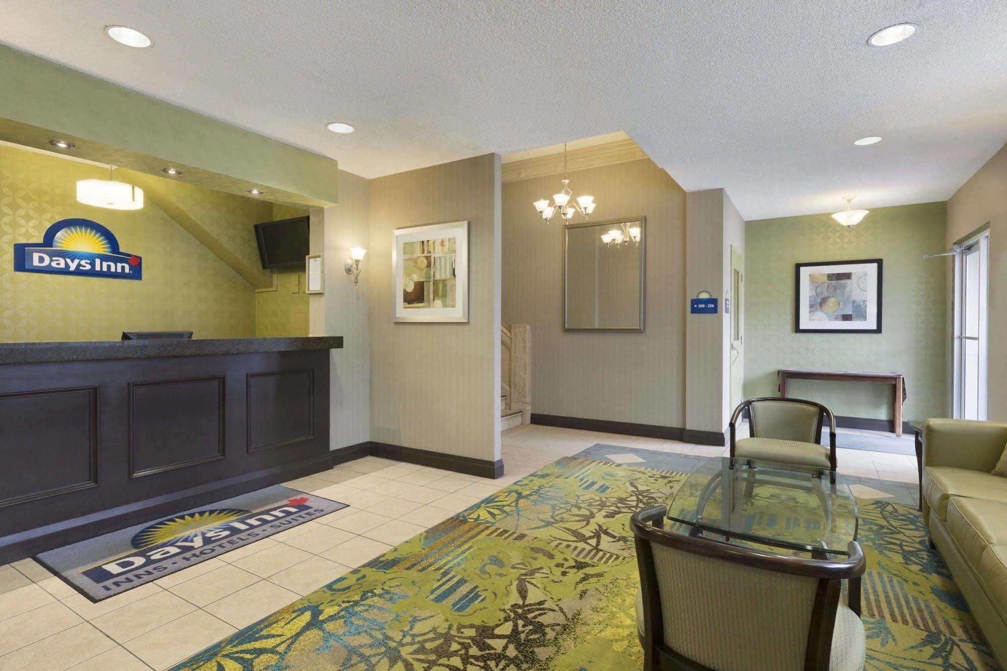 Days Inn By Wyndham Toronto East Beaches 외부 사진
