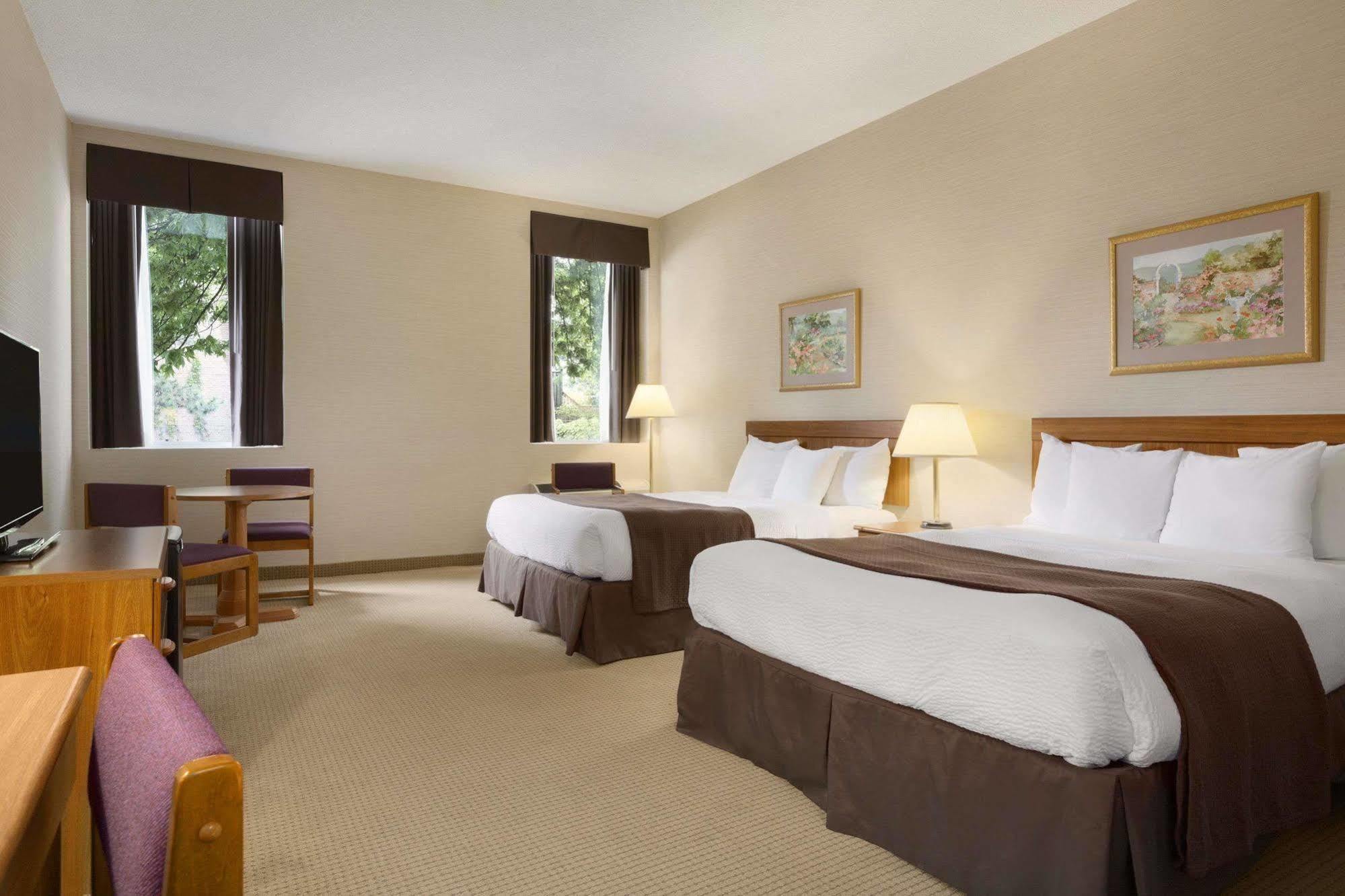 Days Inn By Wyndham Toronto East Beaches 외부 사진