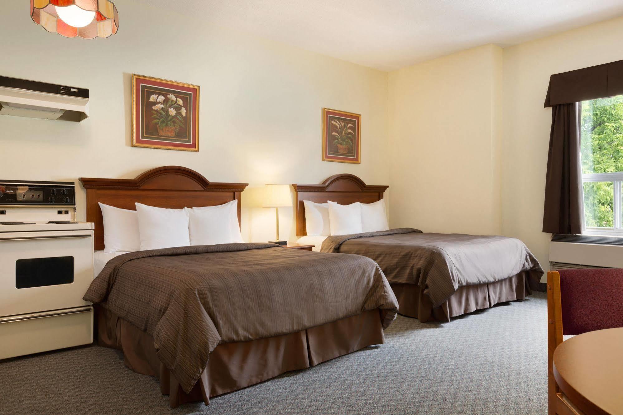 Days Inn By Wyndham Toronto East Beaches 외부 사진