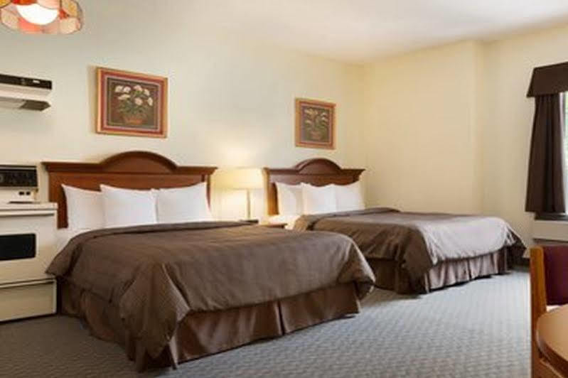 Days Inn By Wyndham Toronto East Beaches 외부 사진